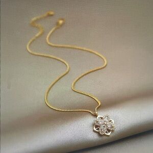 Gold Floral Pendant Necklace